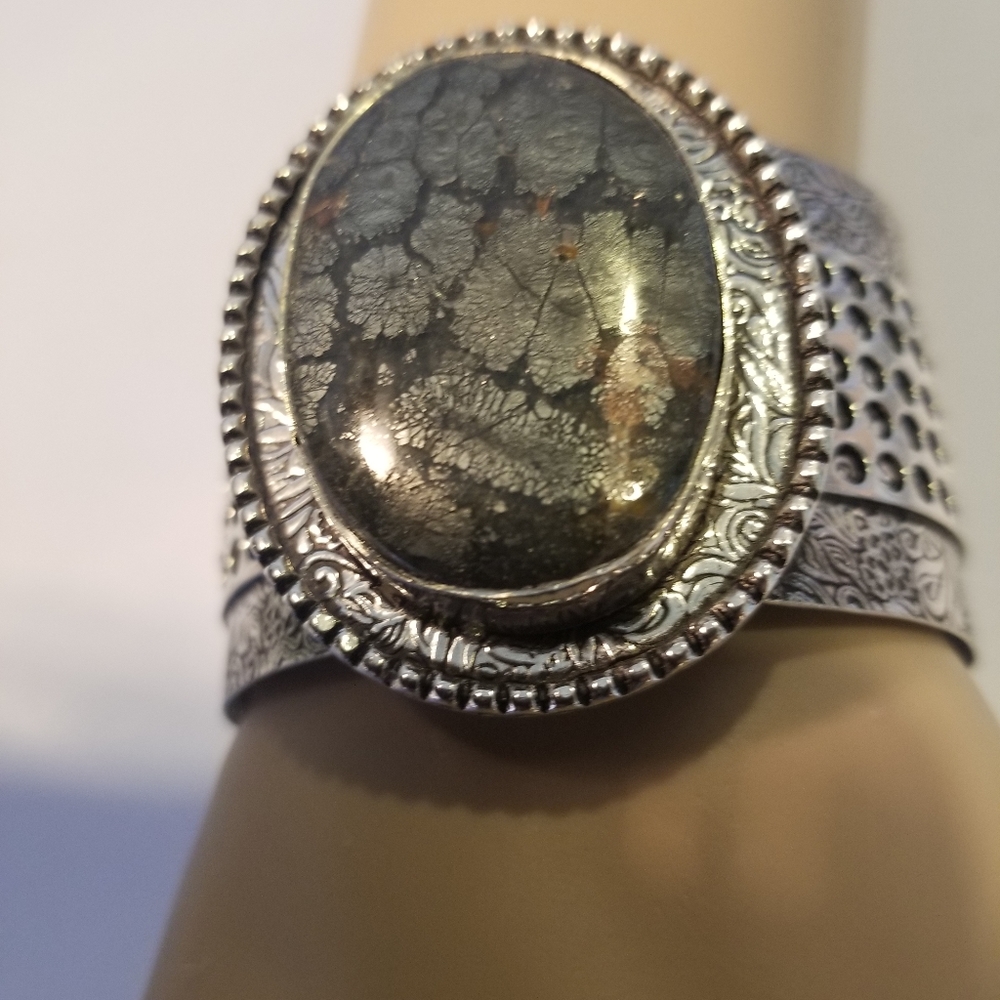 MAGNETIC BRACELET NWOT - Picture 5 of 16